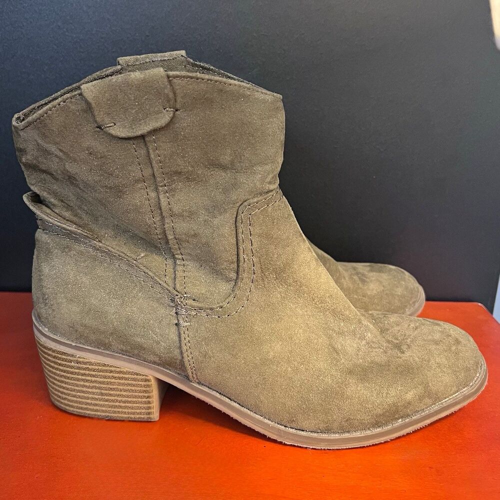 Merona Women’s Brown Suede Ankle Booties Round Toe Pull On 9.5